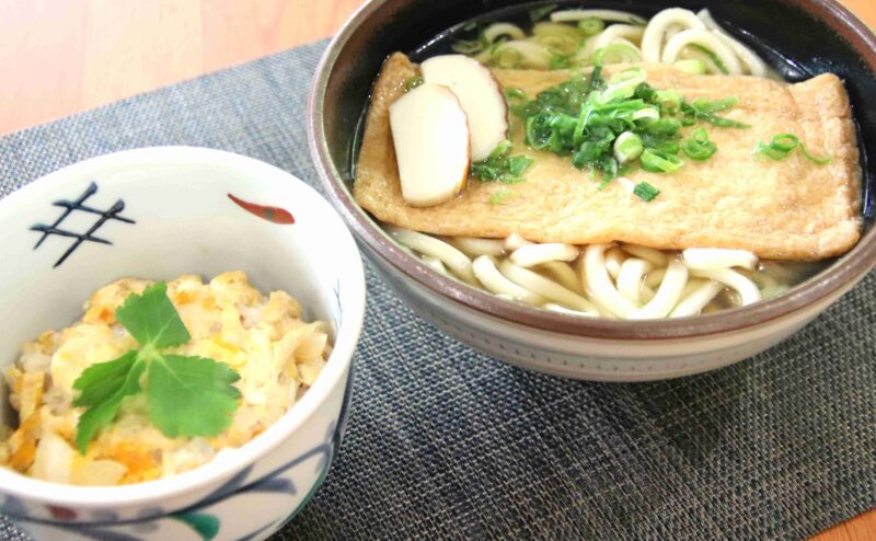 きつねうどんと玉子丼