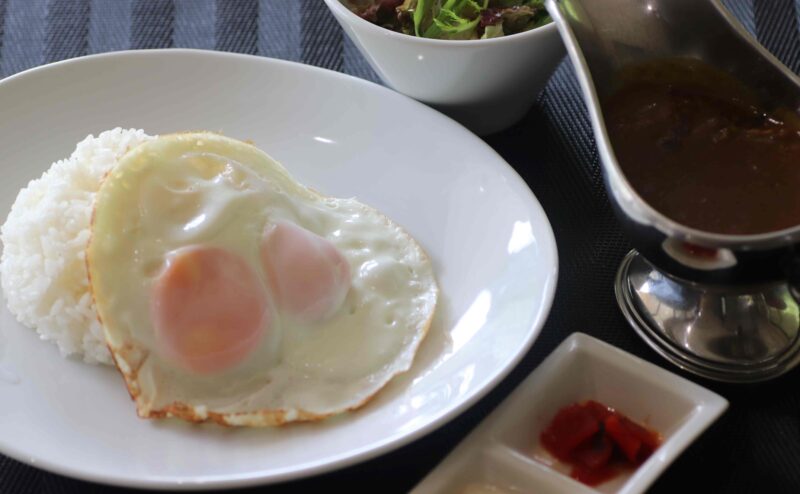 カレートッピング　目玉焼き