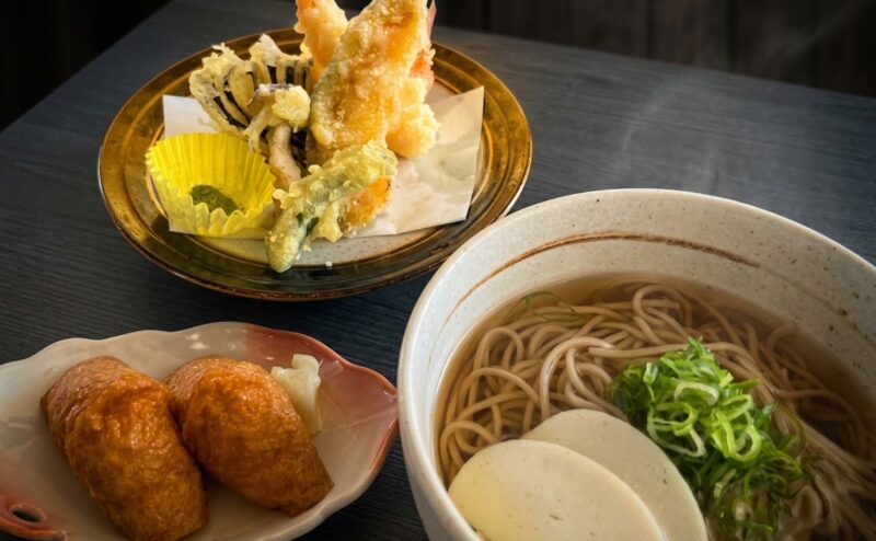 天ぷら蕎麦といなり寿司