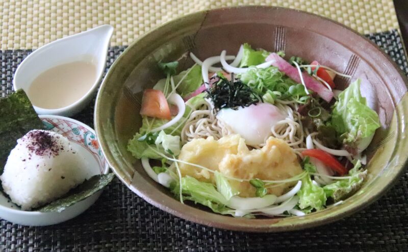 鶏天ぶっかけ蕎麦“サラダ仕立て”